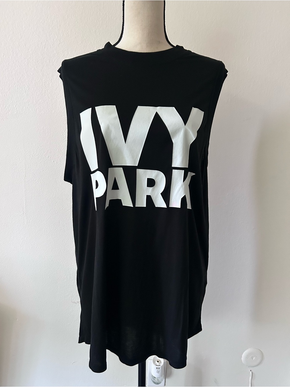 IVY PARK Black T-Shirt with White Logo Tag